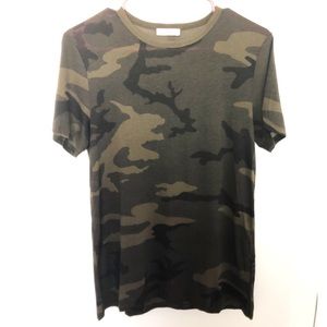New never worn Tna Camo tee Size Large